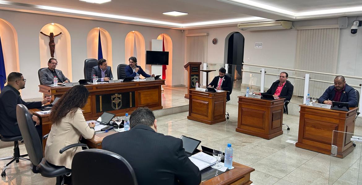 Vereadores aprovaram por unanimidade os três projetos pautados na Ordem do Dia