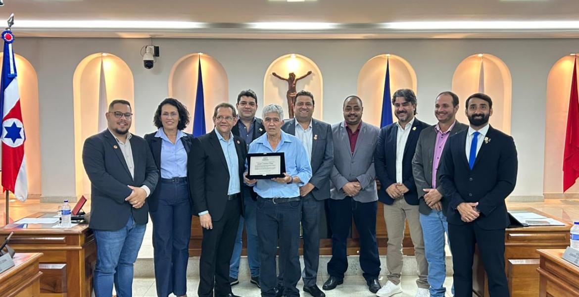 Cartão de Prata ao senhor Gaspar Cassimiro Mota, de autoria do vereador Dr. Reginaldo