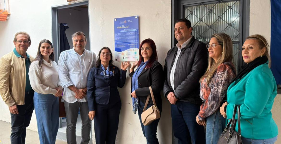 Inauguração reuniu autoridades municipais e representantes do Rotary Internacional