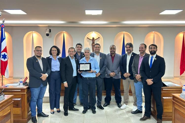 Cartão de Prata ao senhor Gaspar Cassimiro Mota, de autoria do vereador Dr. Reginaldo